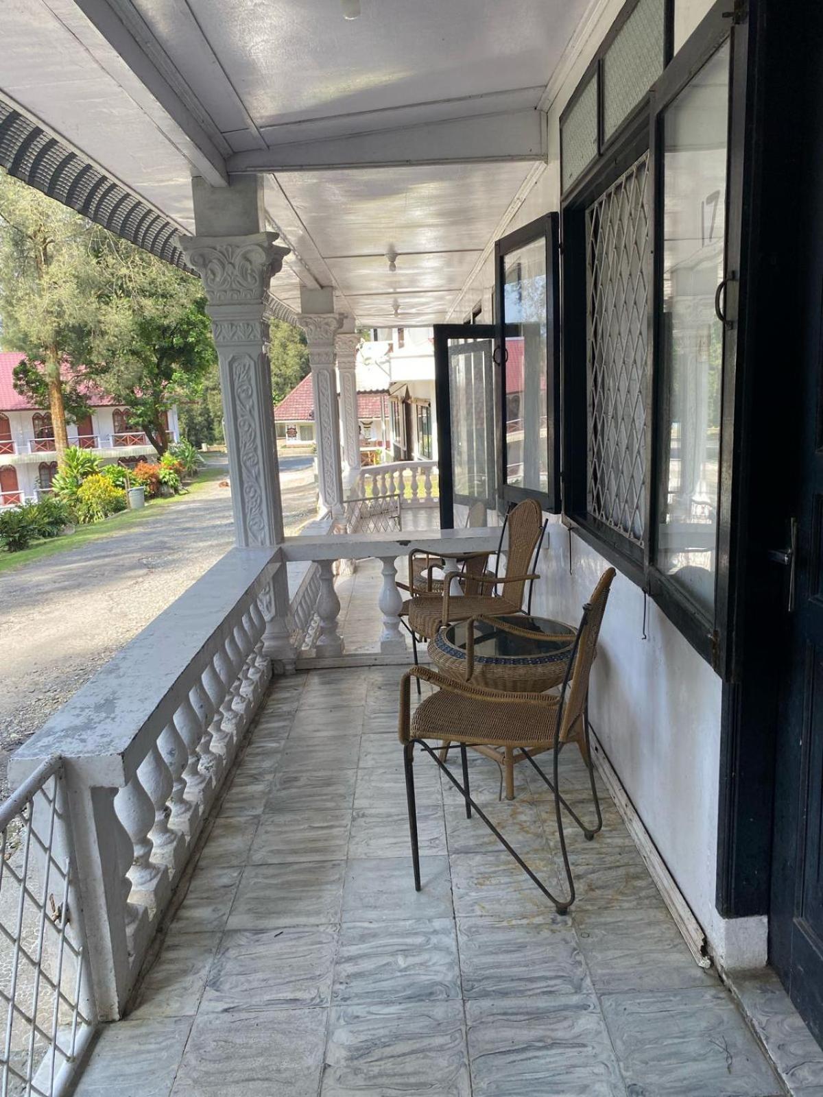 Sibayak Multinational Rest House Berastagi Buitenkant foto