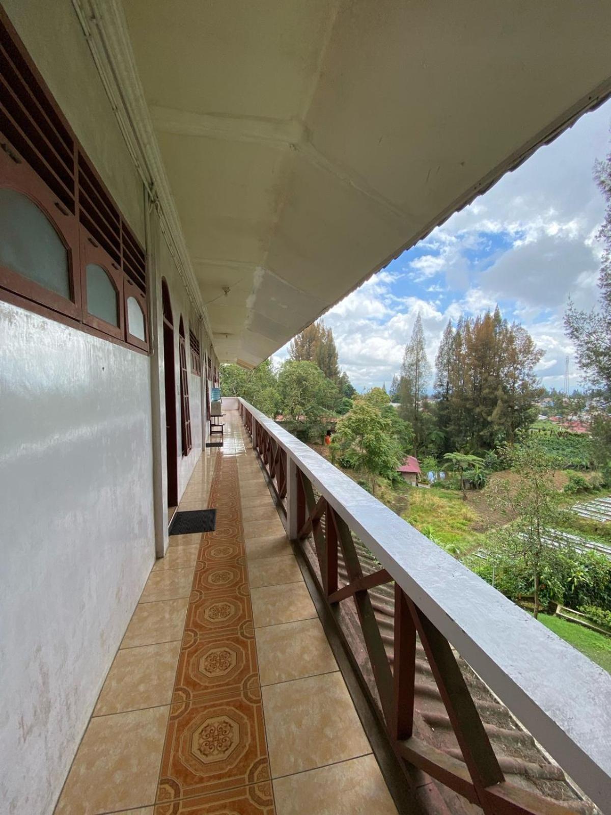Sibayak Multinational Rest House Berastagi Buitenkant foto