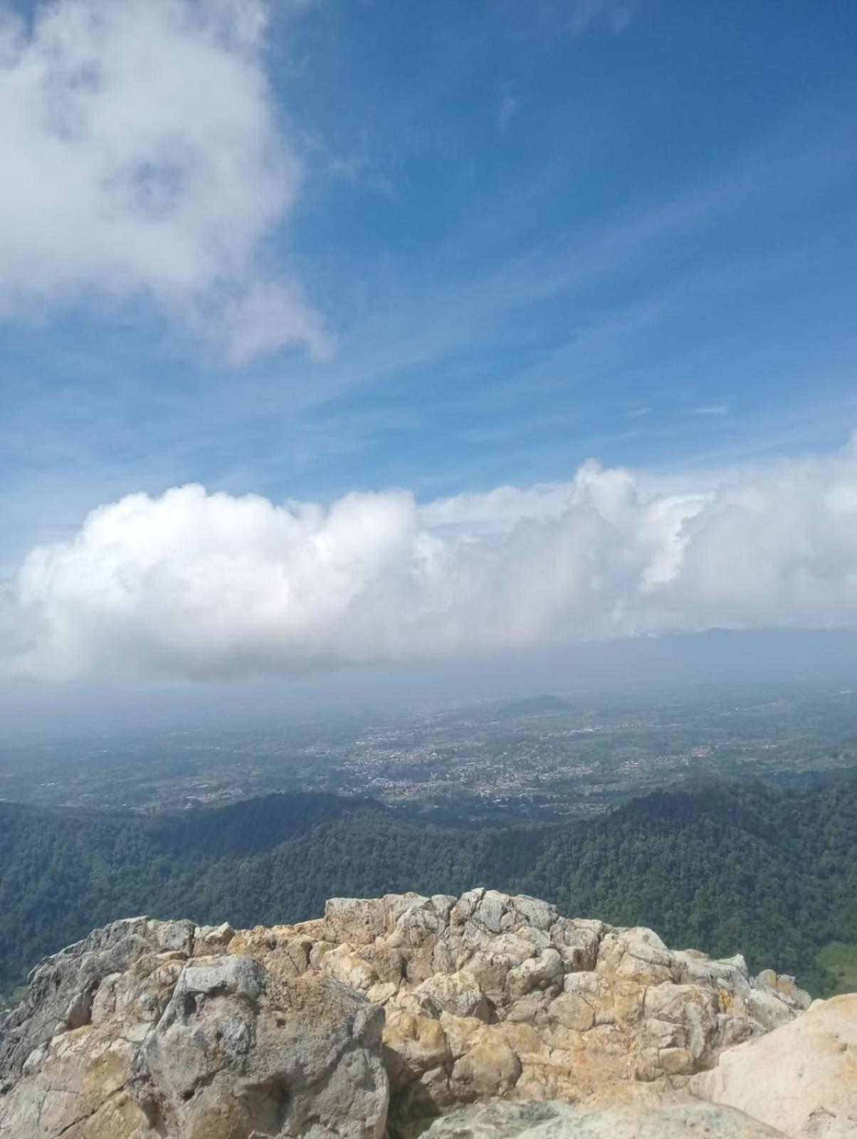 Sibayak Multinational Rest House Berastagi Buitenkant foto