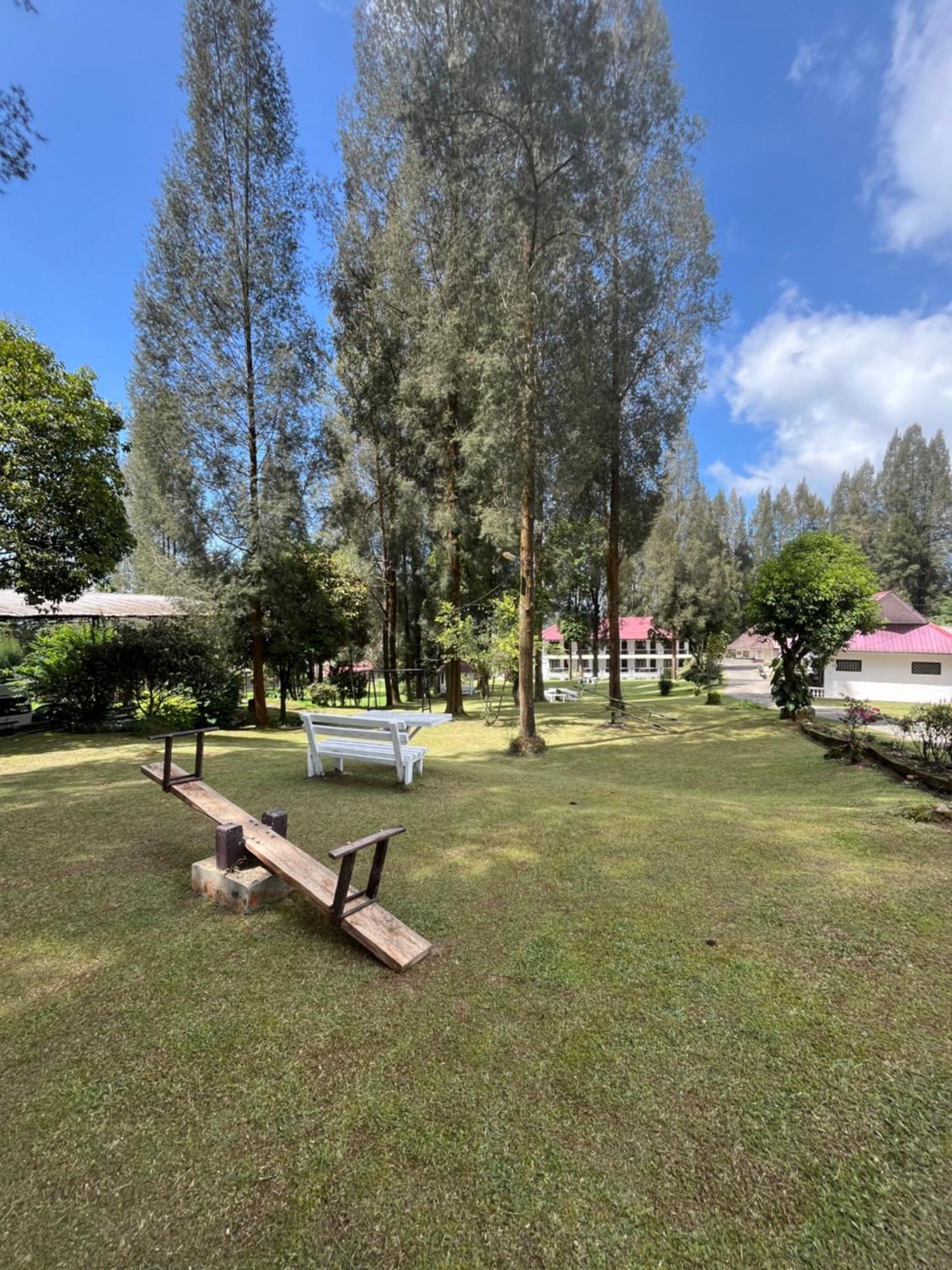Sibayak Multinational Rest House Berastagi Buitenkant foto